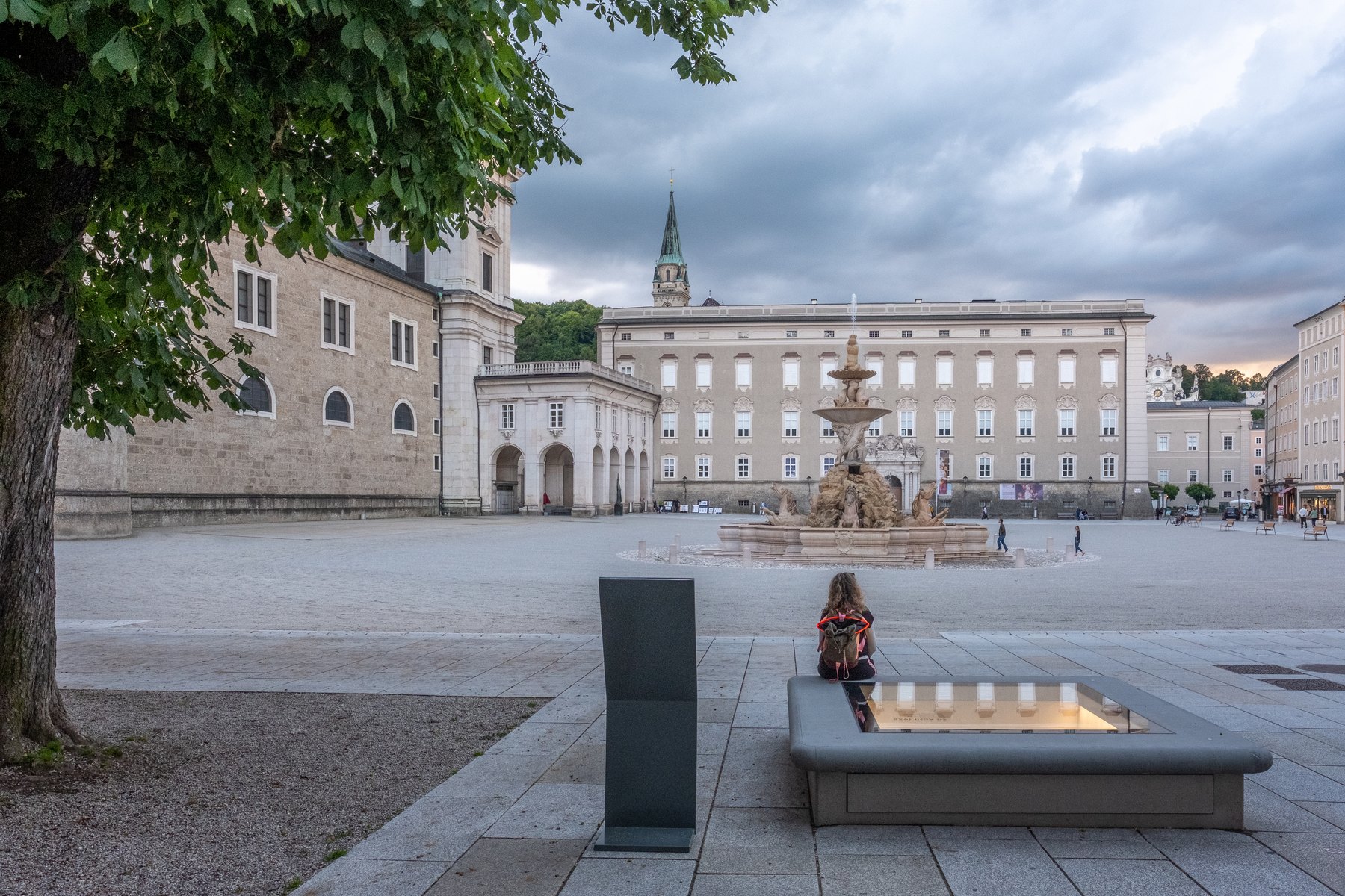 Residenzplatz in the evening, the fountain almost to yourself